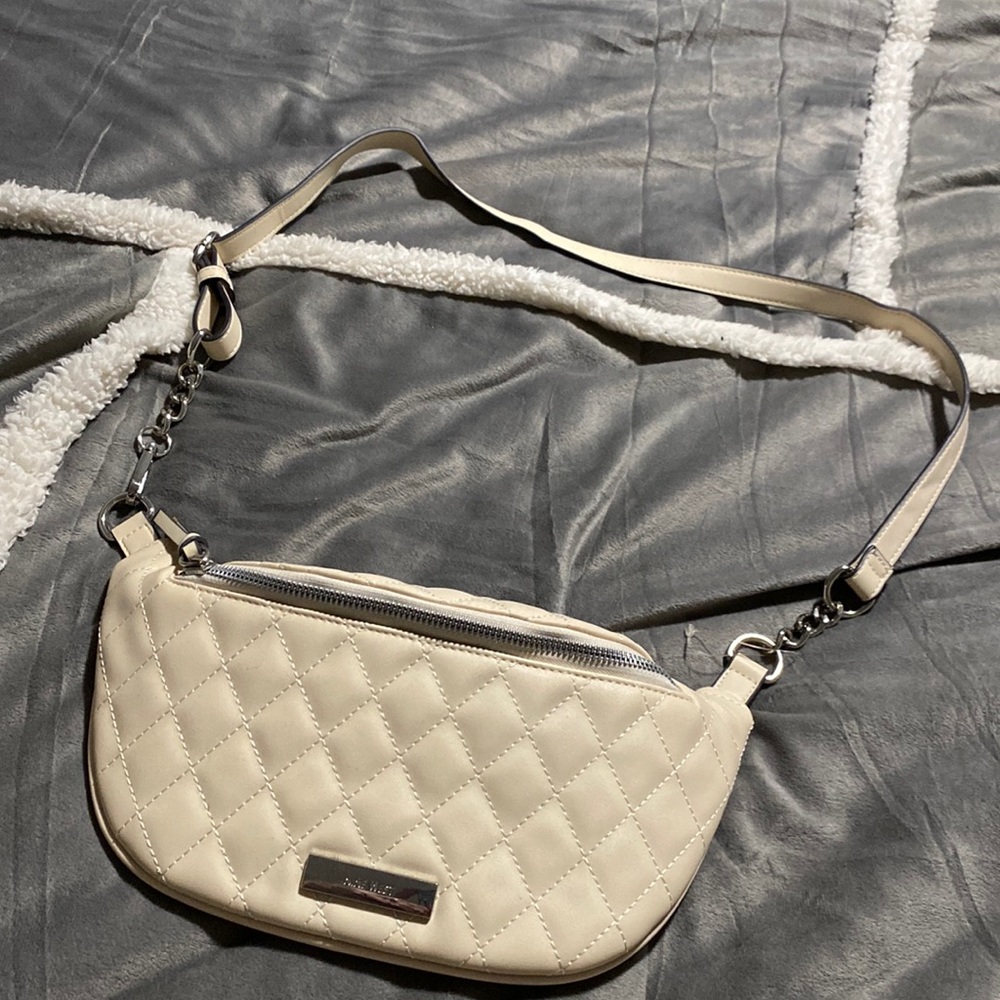 Cream colored Fannypack super cute, never used